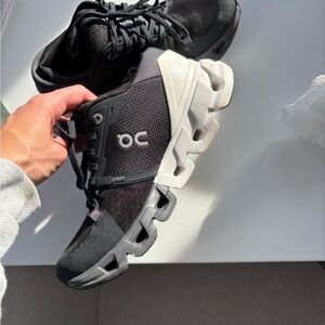 ON Cloudflyer 4 sneakers